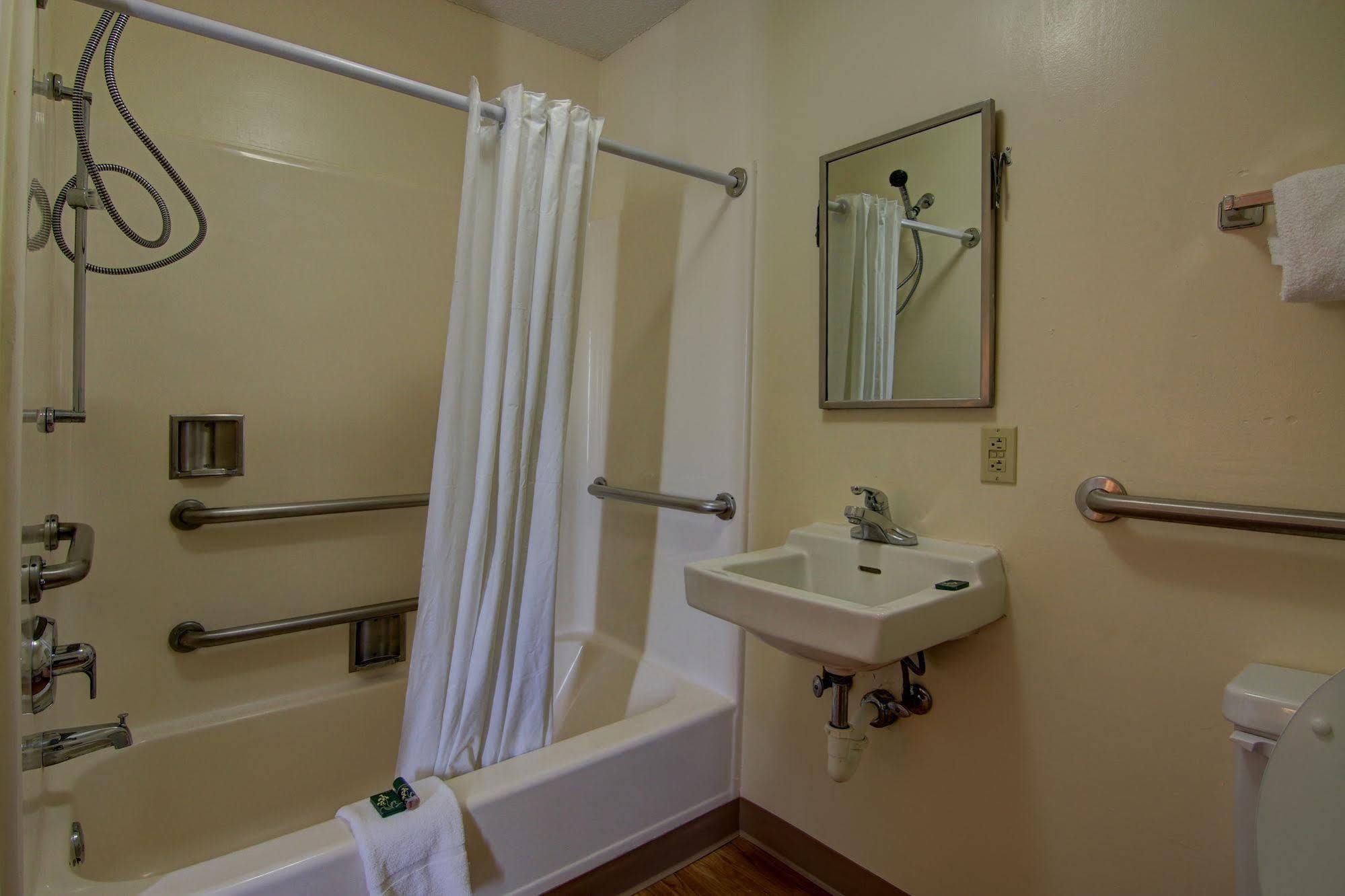 Intown Suites Extended Stay Atlanta Ga - Snellville Extérieur photo