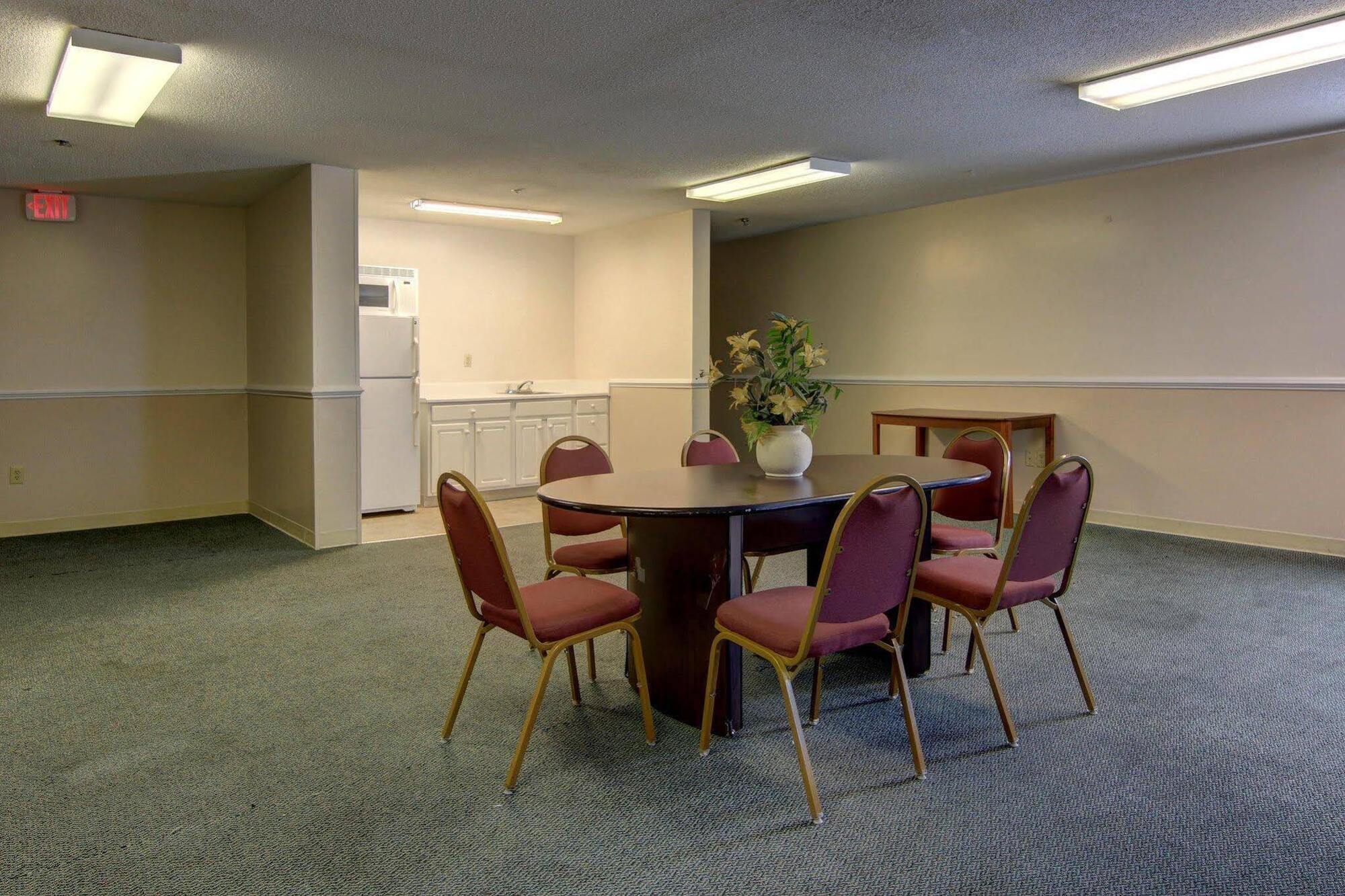 Intown Suites Extended Stay Atlanta Ga - Snellville Extérieur photo